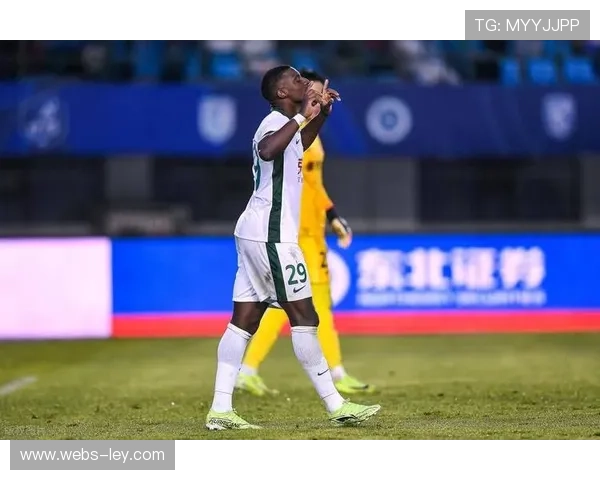 法比奥足协杯决赛帽子戏法，国安3-0河南夺杯难掩联赛失冠遗憾