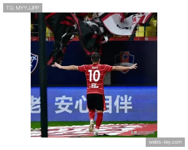 幕后特写:跟随中超一线队战术分析师的24小时,从录像剪辑到报告呈现